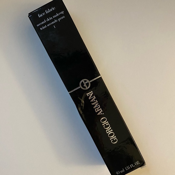 Giorgio Armani Face Fabric Second Skin Makeup - Picture 2 of 2
